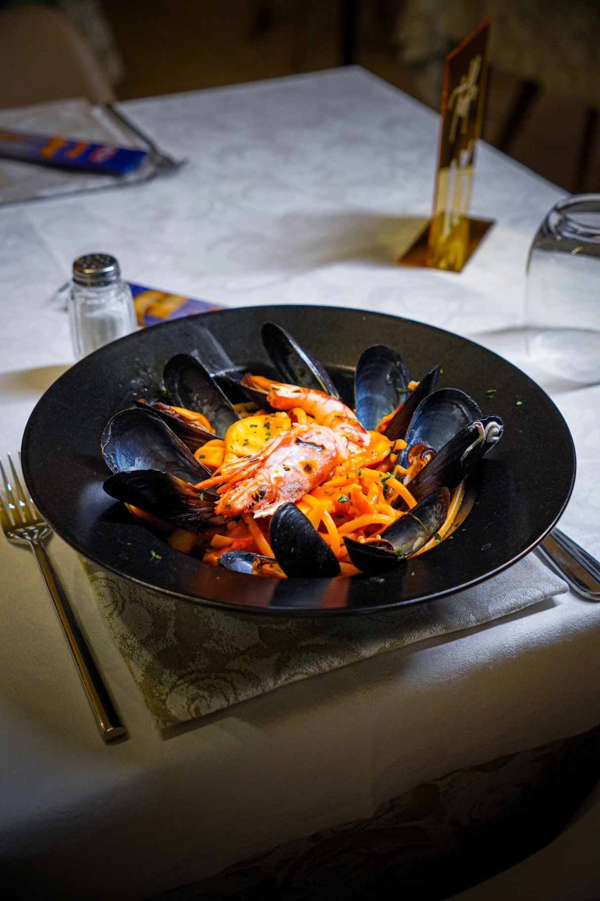 Spaghetto allo scoglio fumante