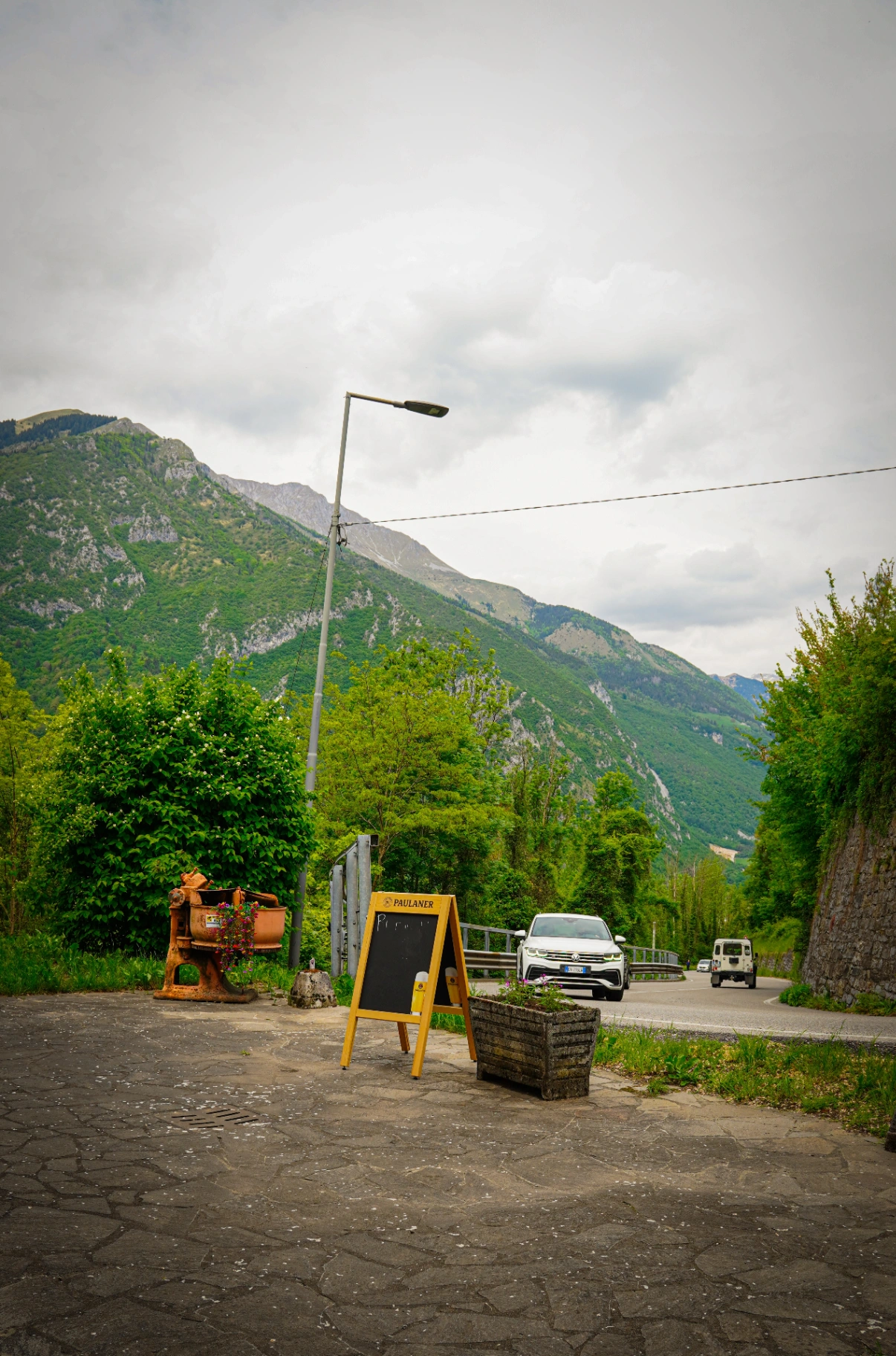 Tavolo con vista sulle montagne — La Cantoniera